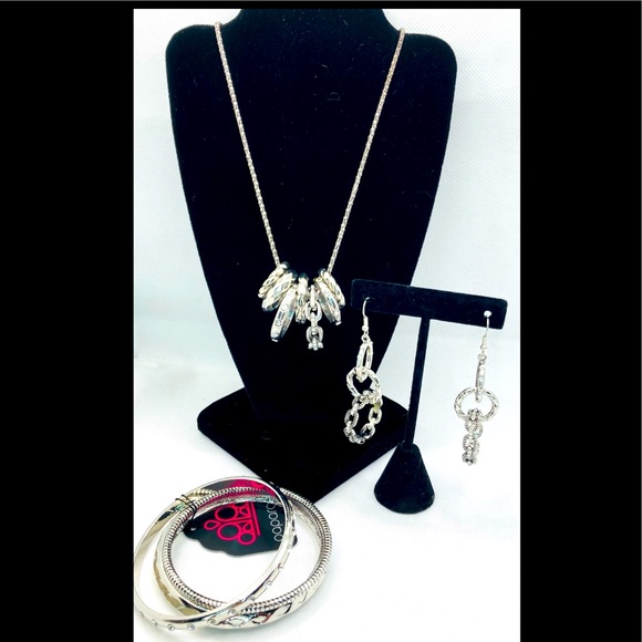 paparazzi Jewelry - 3 piece silver set